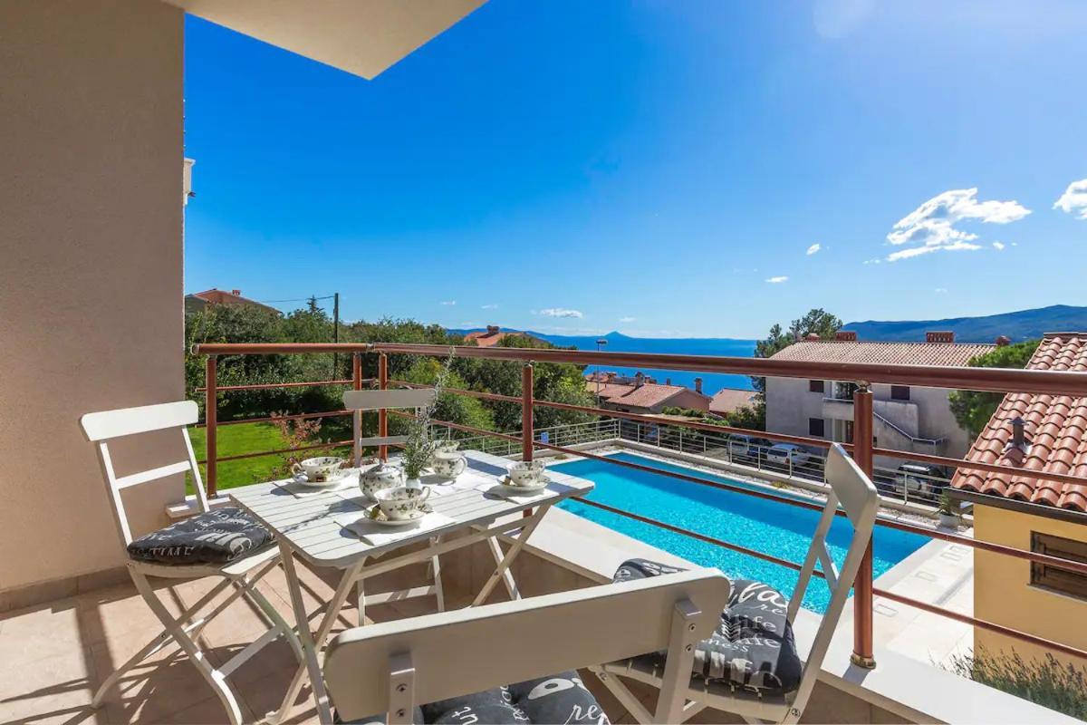 E&T Apartments With A Beautiful Pool Rabac Habitación foto